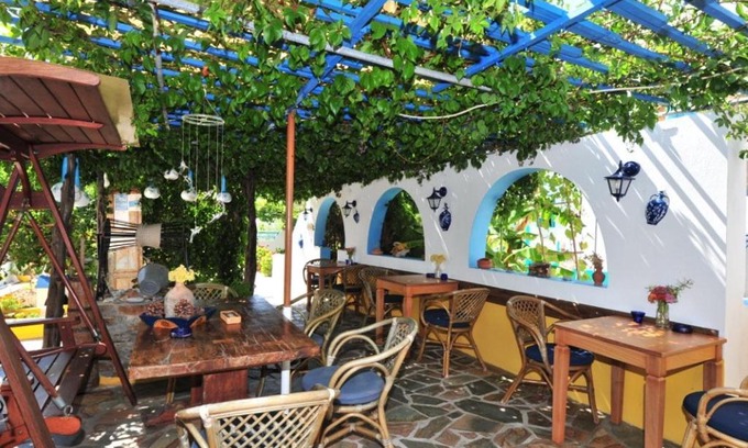 Katapola Apartment | Pension Titika