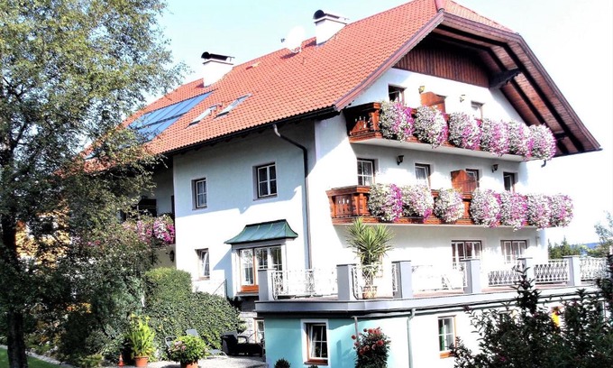 Koppl House | Pension Waldhof