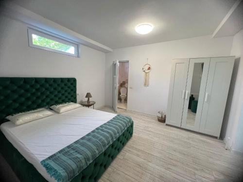 Doua Mai House | Pensiunea AVAL