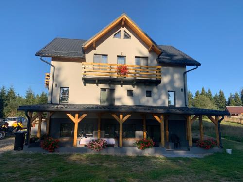 Belis House | Pensiunea Denisa & Madalina
