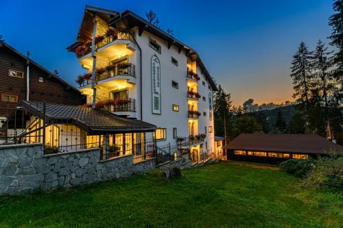 Predeal House | Pensiunea Hilltop