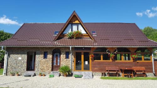 Capatineni-Ungureni Resort | Pensiunea Micutul Vrajitor