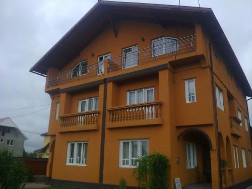 Sapinta House | pensiunea Montana Sapinta
