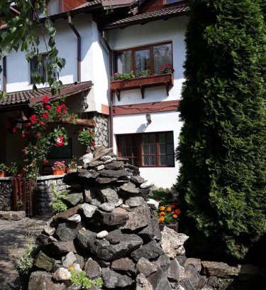 Corbeni House | Pensiunea Trei Ponei