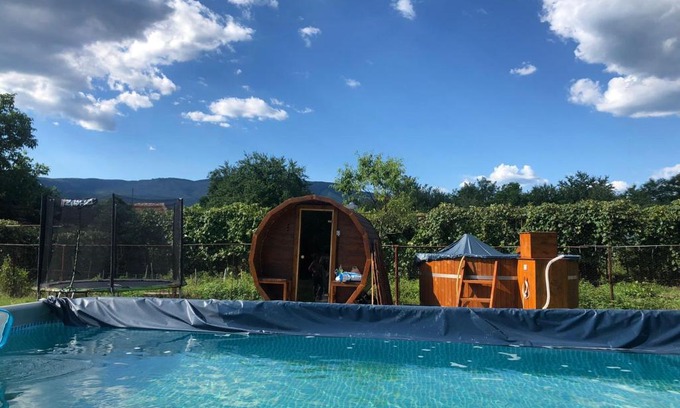Stanesti House | Pensiunea Valea Șușiței, Ciubar, Sauna, ATV, Safari, Offroad Jeep, Ghid Turistic Climbing, Rafting, Safari, Paragliding