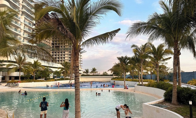 San Fernando Condo | Penthouse 2-bedroom condo in adorable San Fernando with WiFi, AC, 8pax+2kids3yo.