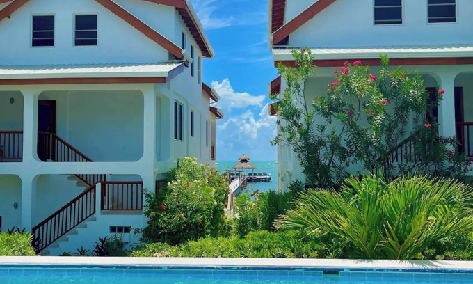 Caye Caulker Apartment | Penthouse 3 bed/3 bath Velento #5 Partial Ocean Views w/Pool, Private Dock