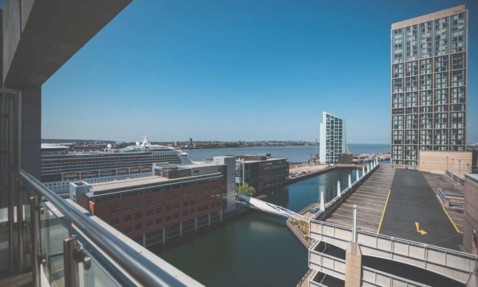 The Docks Apartment | Penthouse, 3 Bedrooms, with Balcony