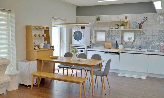 Bulgwang-dong Apartment | [Penthouse] 8Rooms+5bath for family Boutique House
