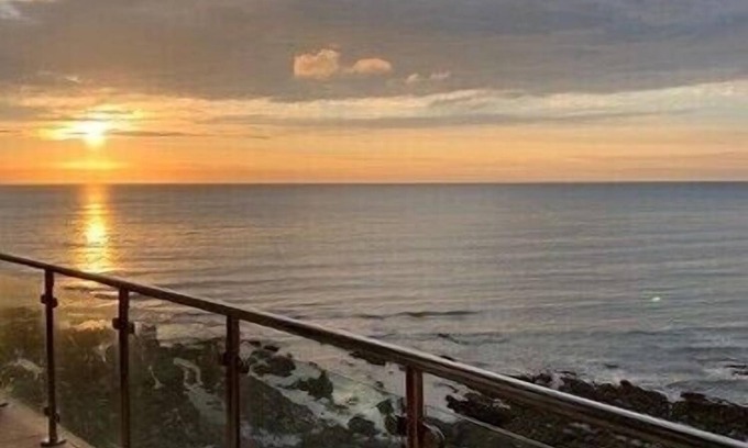 Westleigh Apartment | Penthouse apartment with stunning sea view Westward Ho!