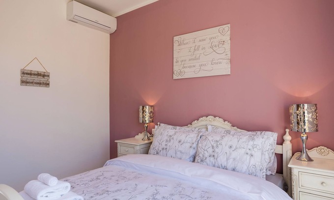 Ggantija Apartment | Penthouse apartment with stunning sea view, pool and free AC