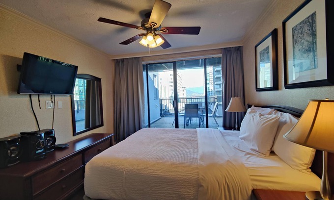 West End Hotel | Penthouse Apartment w/Patio, Harbour & City View