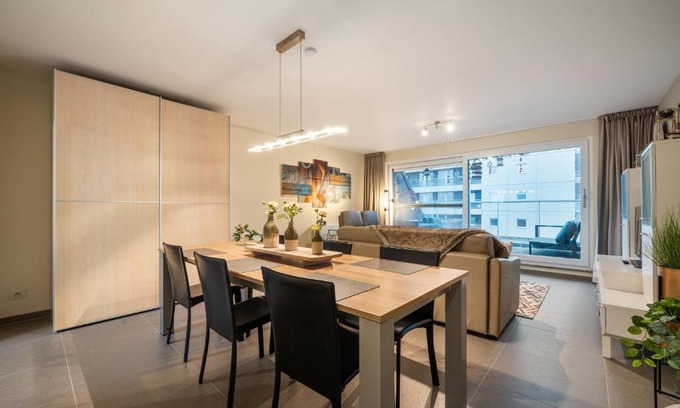 Mariakerke Apartment | Penthouse apartment with spacious terrace & sea view