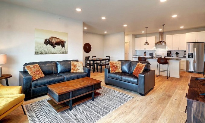Livingston Condo | Penthouse Condo Livingston