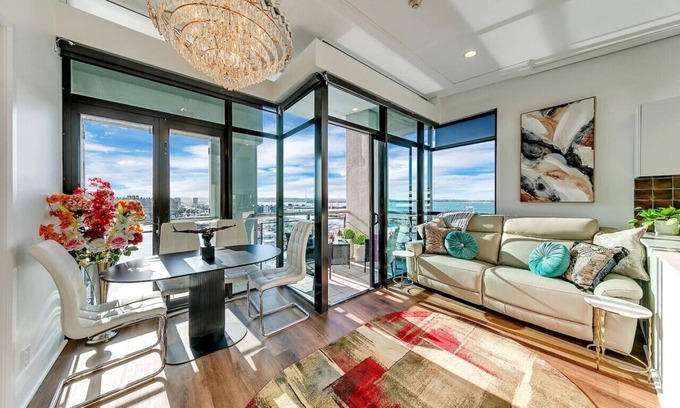 Auckland Central Business District Apartment | Penthouse Crown Jewel