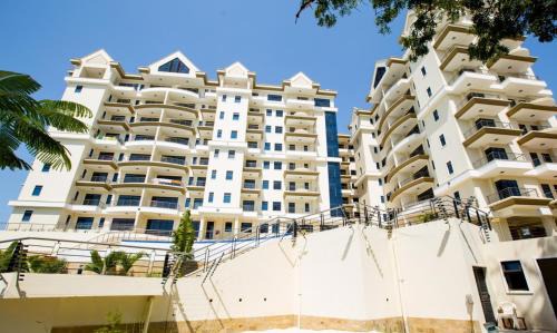 Ras Makamaiwe Apartment | Penthouse Five - The Beautiful 3Br En-suite Apt