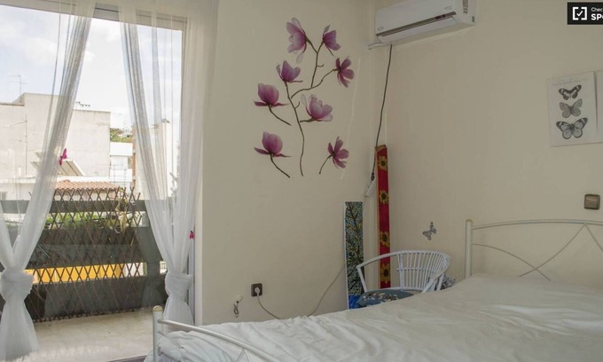 Nea Smirni Apartment | Penthouse flat at Athens Riviera, cheap, chic and close to Athens downtown!