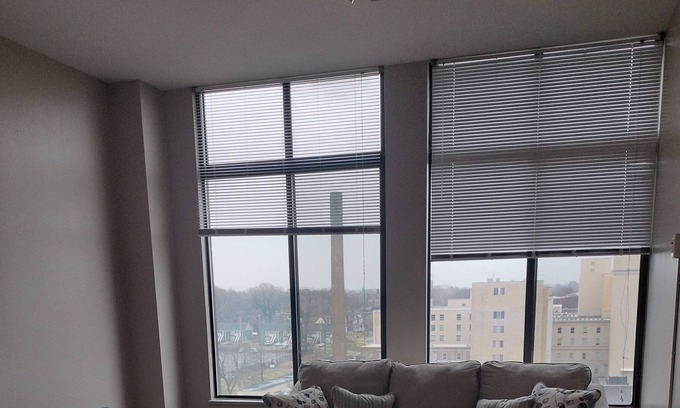 St. Louis Apartment | PENTHOUSE in the Delmar Loop area with amazing city views. Very family friendly.