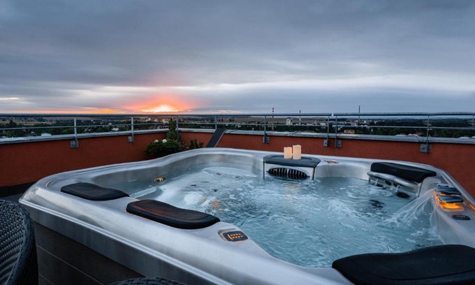 Prague 18 Apartment | Penthouse Letňanské zahrady