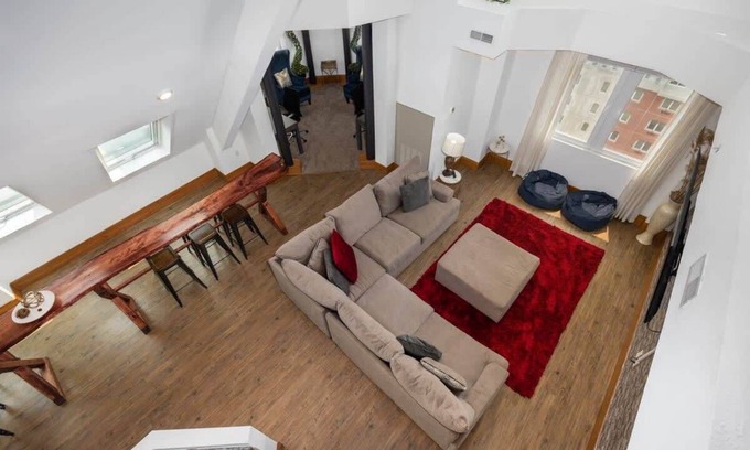 Grandville Apartment | Penthouse Luxury! Stunning King Bed Suite at Grand Castle