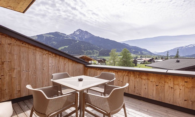 Oberndorf bei Kitzbuhel Apartment | Penthouse mit 2 Schlafzimmer by Interhome