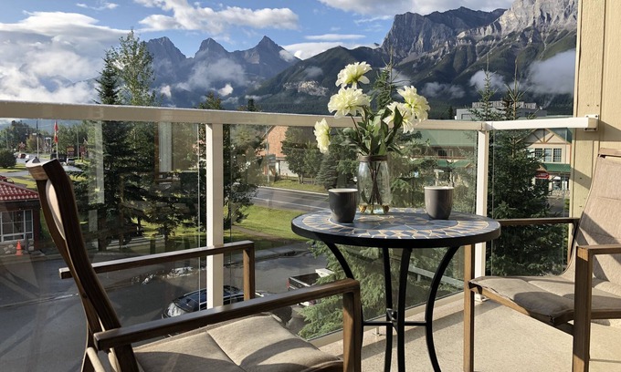 Canmore Condo | Penthouse~ Mountain View