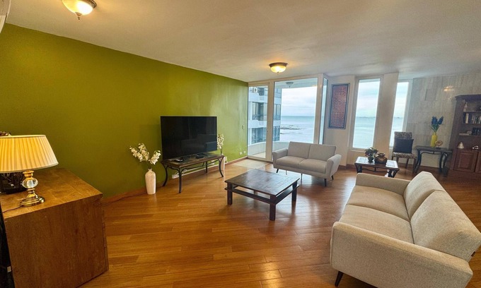 Panama City Condo | Penthouse Ocean view Balboa Ave prime location large 2 bed Panama City