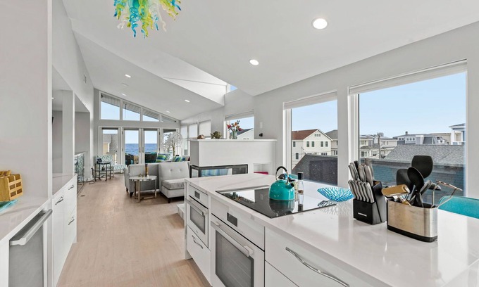 Salisbury Condo | Penthouse Oceanview & Yoga Retreat