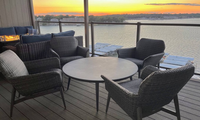 Arnolds Park Condo | Penthouse Perfection-Spacious 4 Bedroom-Panoramic Views & Waterpark Passes at BB