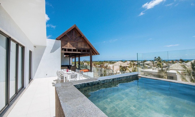 Grand Gaube Apartment | Penthouse Pool Suite 4 bedrooms