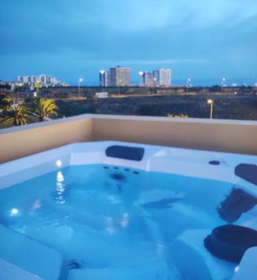 Callao Salvaje House | Penthouse Sabina mit Jacuzzi