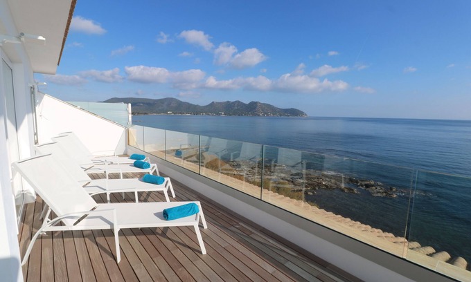 Cala Bona Apartment | PENTHOUSE "SKY", modern+comfortable, fantastic sea view + lots of sun