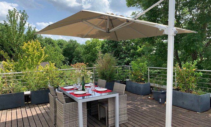 Feyen-Weismark Apartment | Penthouse Trier mit Großer Dachterrasse und Aussicht Über Trier