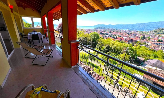 Cissano Apartment | Penthouse Valentino with terrace lake view