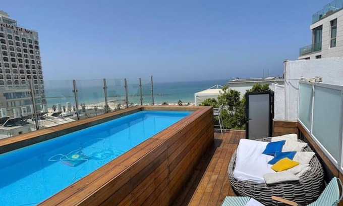 Tel Aviv Promenade Apartment | penthouse with infinity pool and views