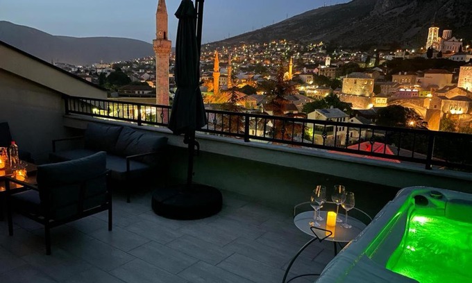 Mostar Old Town Apartment | Penthouse with Old bridge view and jacuzzi