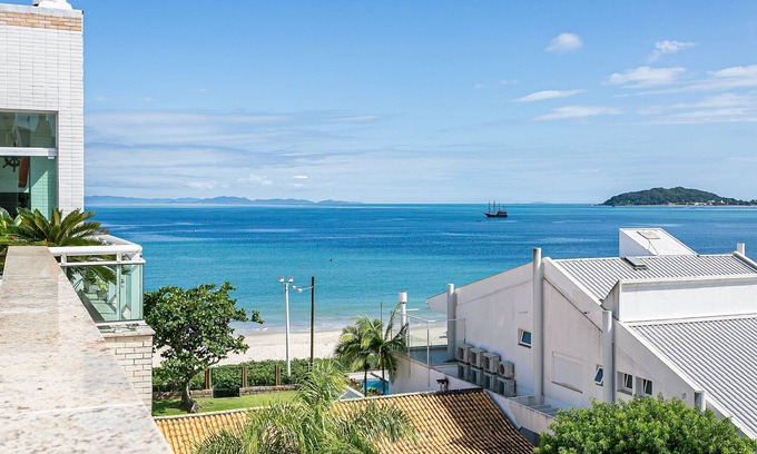 Cachoeira do Bom Jesus Apartment | Penthouse with Pool and Sea View #CHA09