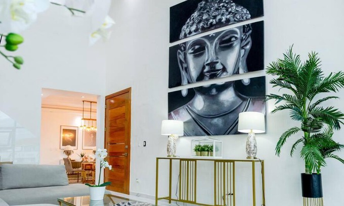 Prado Oriental Apartment | Penthouse with private Jacuzzi with OF 300mbps int