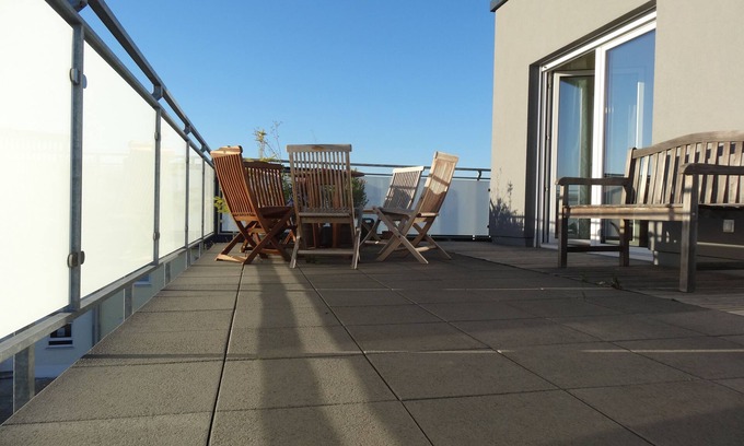 Usingen Apartment | Penthouseferienwohnung mit Taunusblick