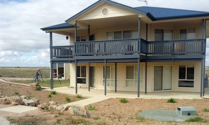 North Beach House | Penultimate Roadie - casual stroll to the beach