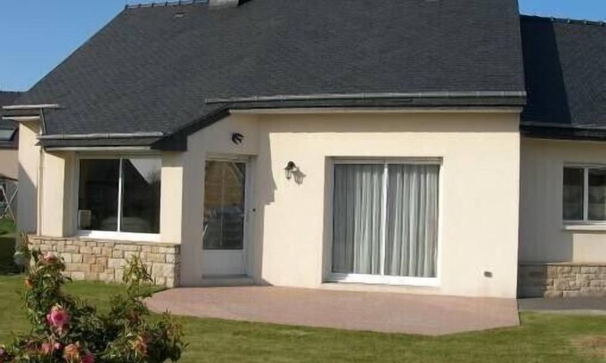 Penvenan House | PENVENAN 22710. House 4 PERSONS. Close to shops. 3km from beaches