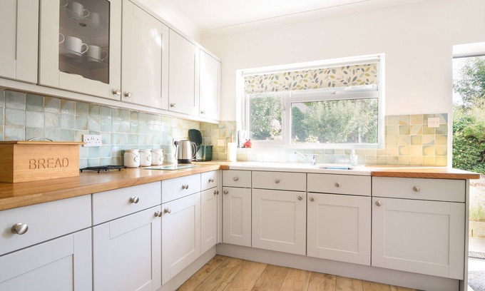 Seaton Cottage | PENYLAN, family friendly, country holiday cottage in Seaton, Devon