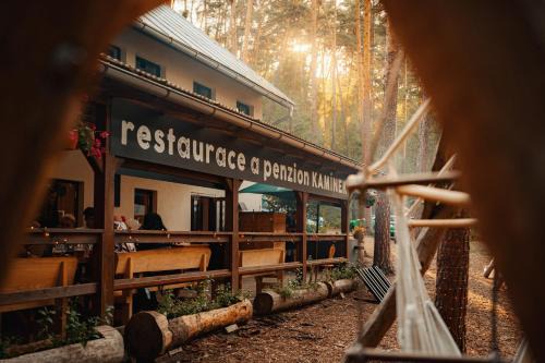 Doksy House | Penzion a Restaurace Kamínek