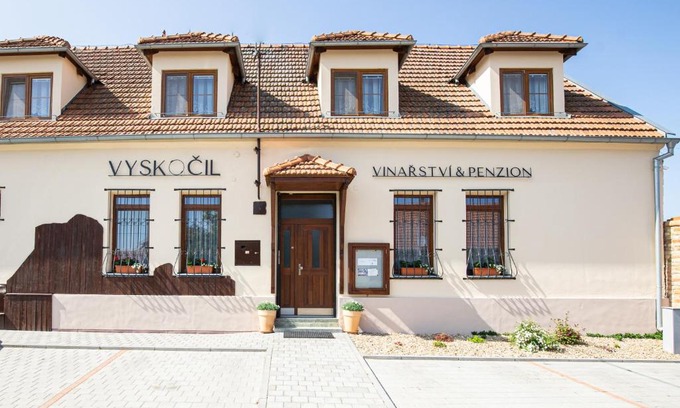 Strachotin House | Penzion a vinařství Vyskočil Strachotín