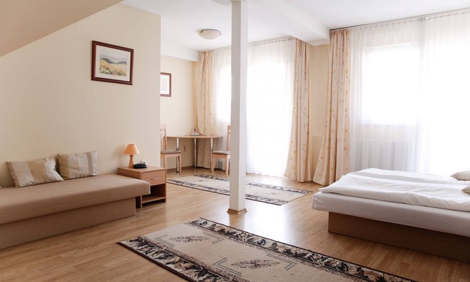 Teplicka nad Vahom House | Penzion Anton