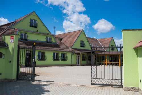 Znojmo House | Penzion Eden