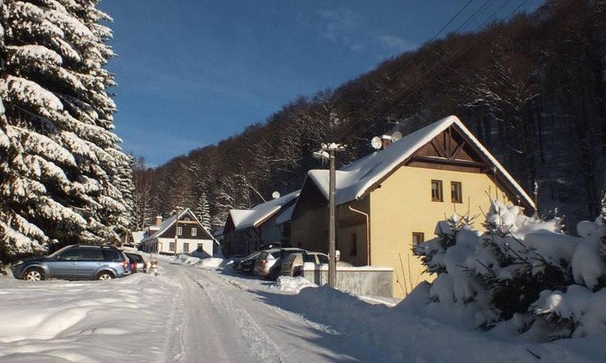 Zacler House | Penzion nad Sněžným potokem