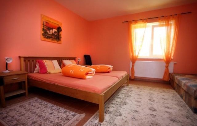 Havraniky House | Penzion Tři Koruny - budova Valerie