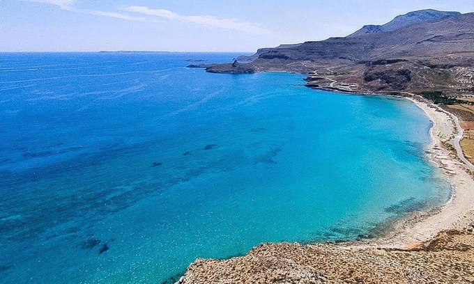 Sitia House | Pera Chorio - Joy: Artist's stone house with countryside views