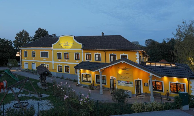 Neuhofen an der Ybbs House | Perbersdorfer Heuriger
